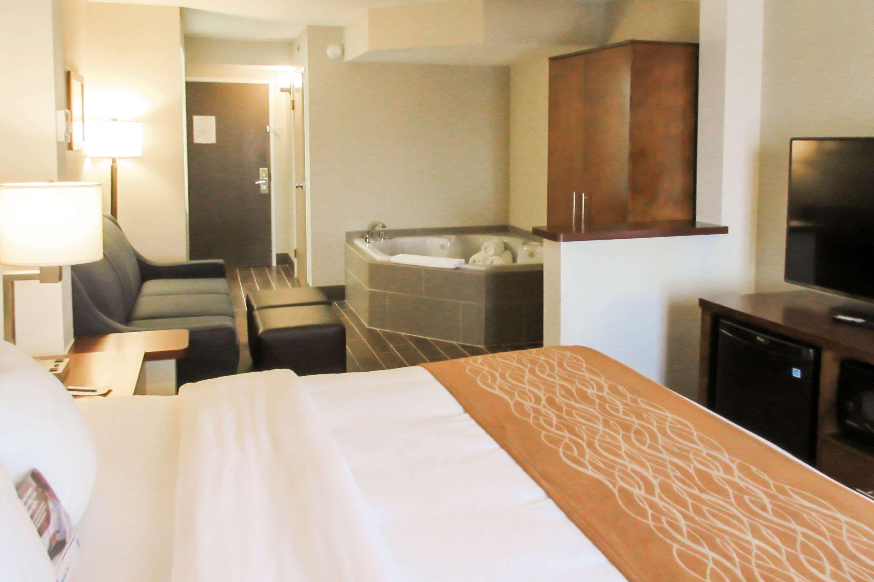 Comfort Inn & Suites Wilkes Barre - Arena Ngoại thất bức ảnh