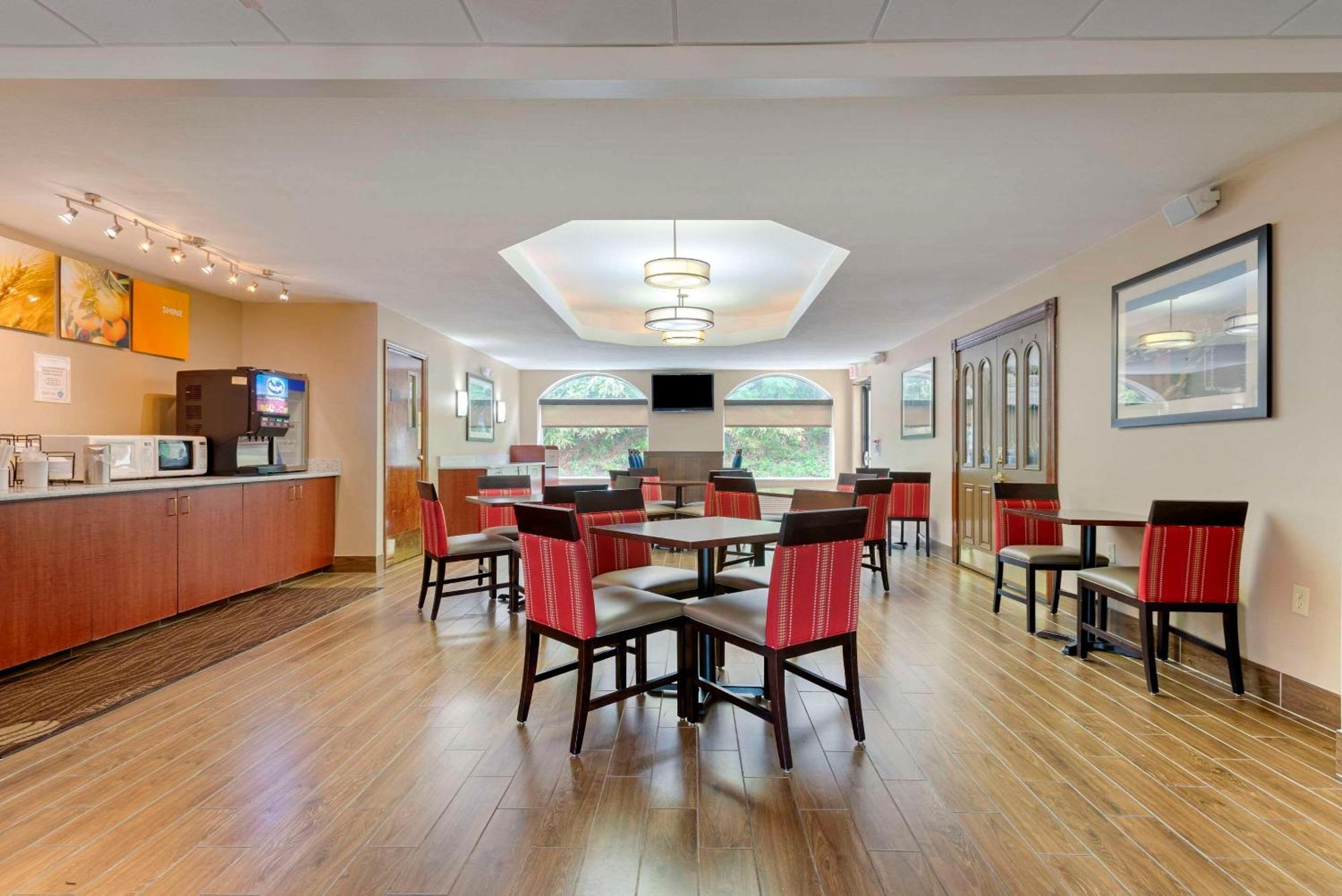 Comfort Inn & Suites Wilkes Barre - Arena Ngoại thất bức ảnh