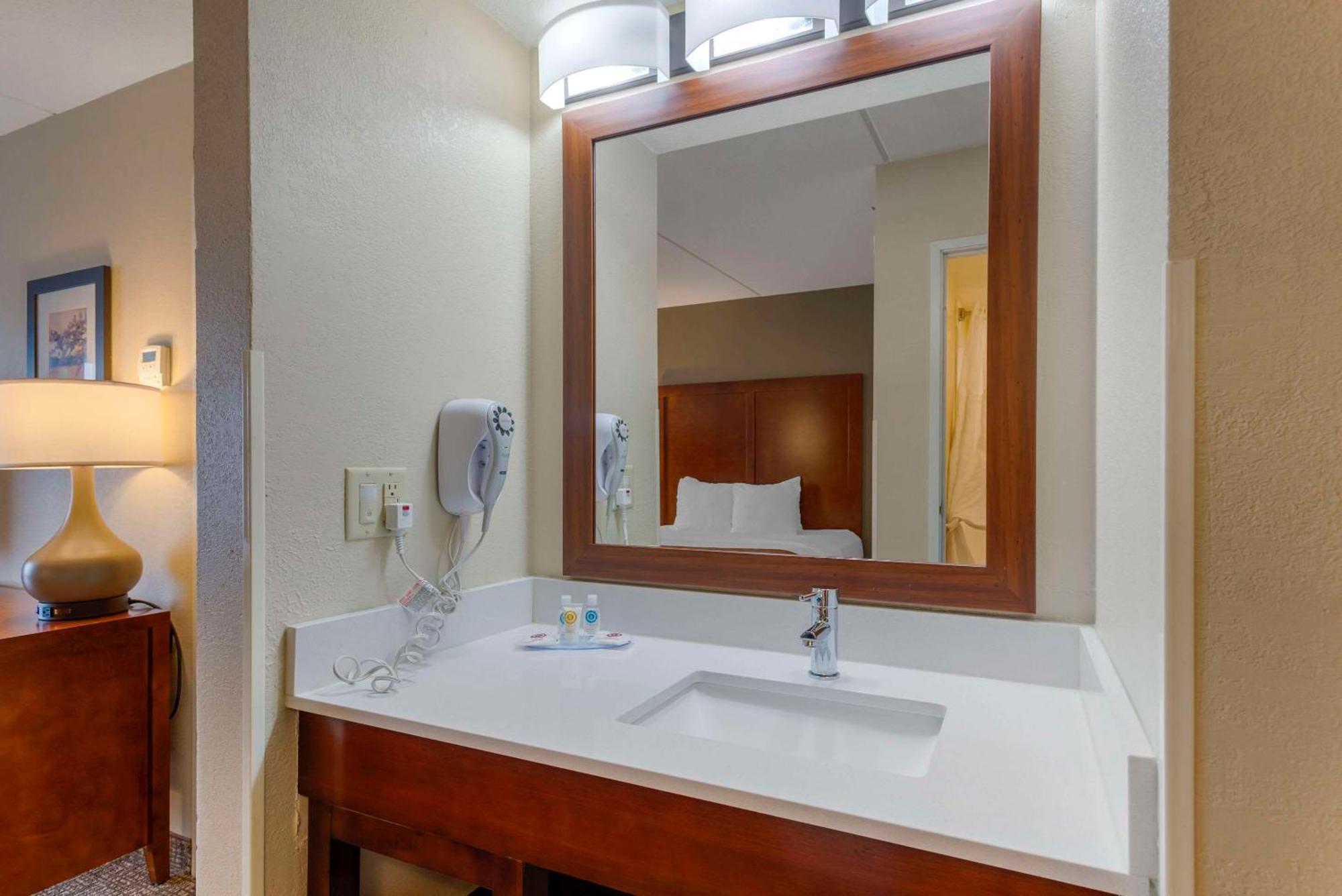 Comfort Inn & Suites Wilkes Barre - Arena Ngoại thất bức ảnh